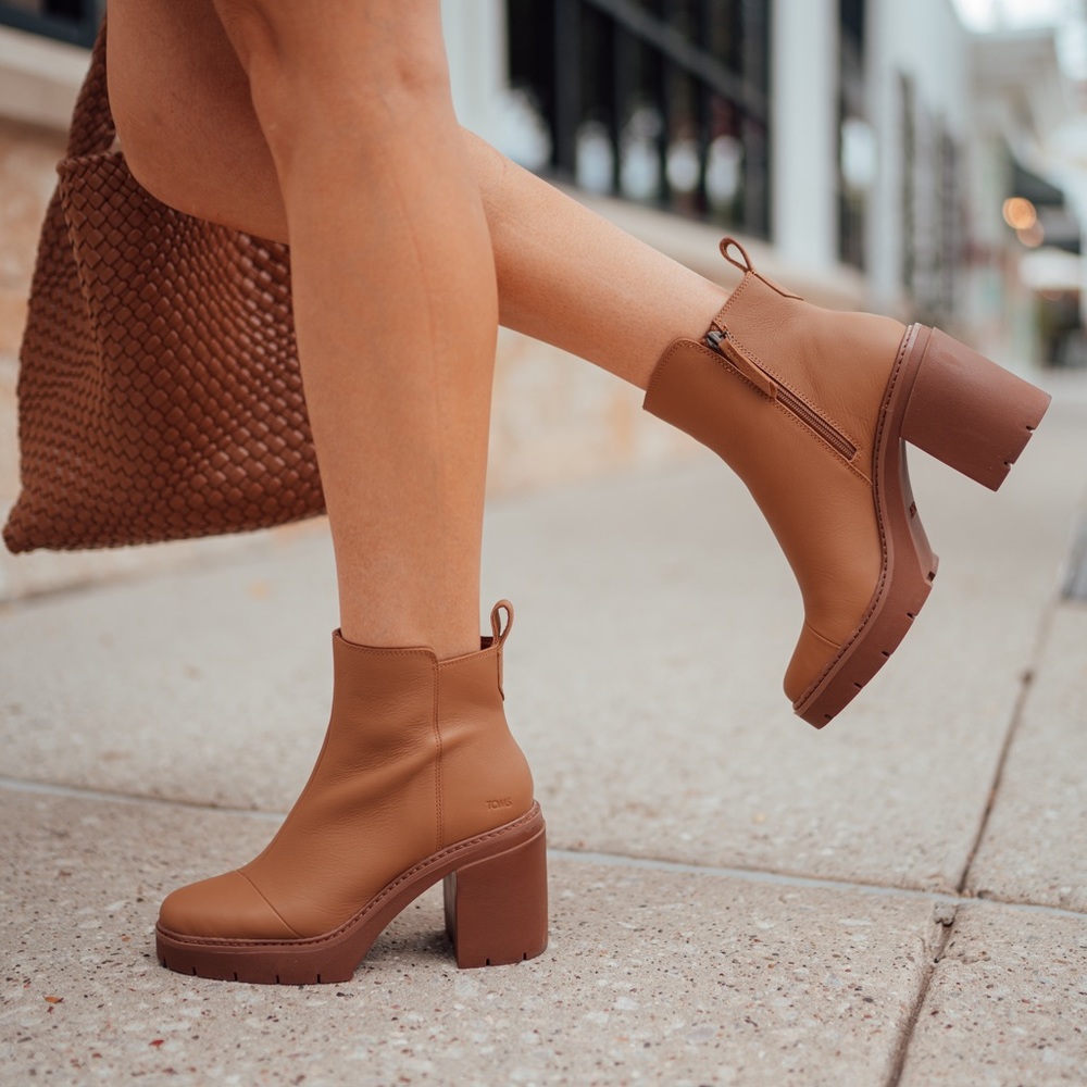 New TOMS Rya Tan Leather Heeled Boots Size 9